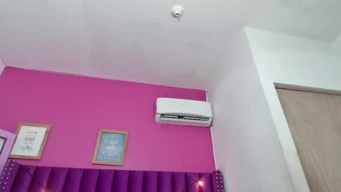 Snapshot of kinkyhousewifee_ chatting on 04/29/26, 02:48 MISS RYN online show from 04/29/26, 02:48