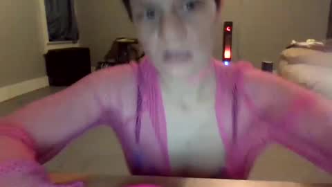 Snapshot of kinkykayla97 chatting on 12/17/24, 12:12 daddysprincess online show from 12/17/24, 12:12