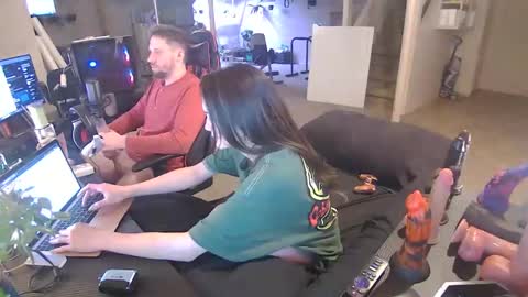 Snapshot of kinkykumiho chatting on 03/06/25, 11:09 kinkykumiho online show from 03/06/25, 11:09