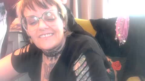 Snapshot of kinkypinkyplay2 chatting on 01/27/25, 08:40 Kinky Pinky online show from 01/27/25, 08:40