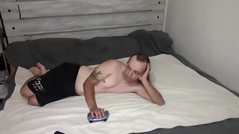 Snapshot of kinkyqueenandpet95 chatting on 09/21/25, 03:30 kinkyqueenandpet95 online show from 09/21/25, 03:30