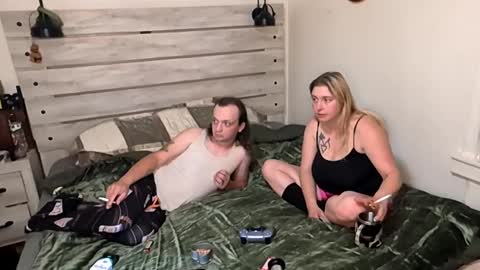 Snapshot of kinkyqueenandpet95 chatting on 10/26/25, 03:01 kinkyqueenandpet95 online show from 10/26/25, 03:01