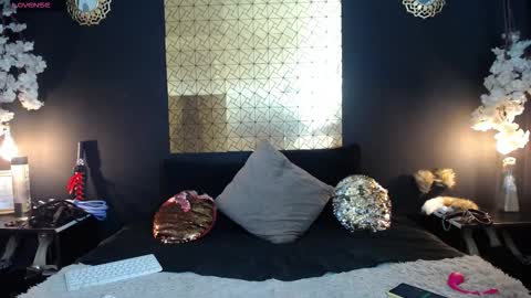 kinkyy_mom online show from 10/28/25, 03:04