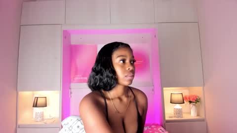 M A R A  online show from 12/02/25, 12:43