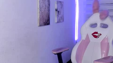 Snapshot of kir_ely chatting on 06/11/26, 12:32 kir_ely online show from 06/11/26, 12:32