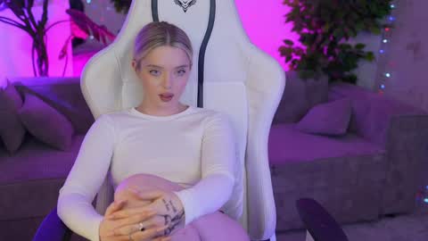 Sweet girls online show from 02/16/25, 06:32