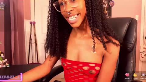 Snapshot of kira21_13 chatting on 10/18/25, 01:08 Kira21 13 online show from 10/18/25, 01:08