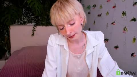 Kira online show from 03/04/26, 08:37