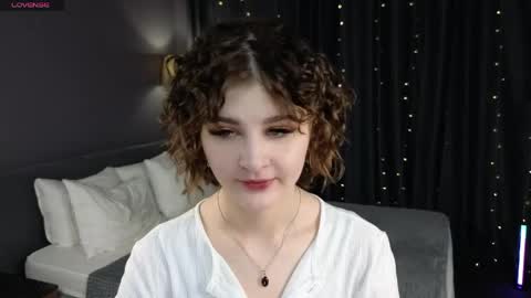 Snapshot of kira_fluffy chatting on 06/06/26, 12:05 Kira online show from 06/06/26, 12:05
