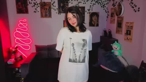 Kira VanKick online show from 10/27/25, 05:17
