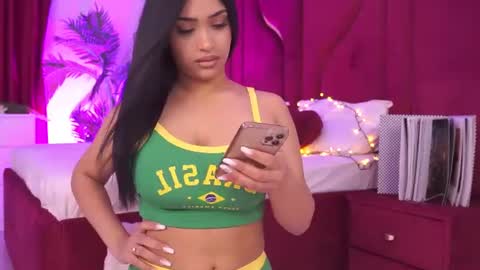 kira krush online show from 06/17/26, 05:21