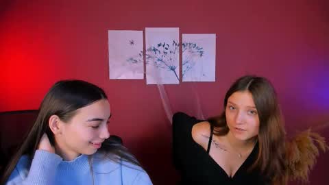 kira_light__ online show from 10/29/25, 12:18