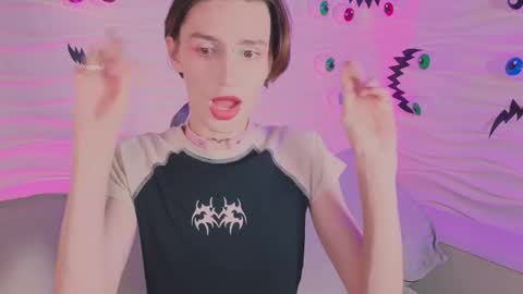 Snapshot of kira_long chatting on 10/29/25, 05:31 MADI online show from 10/29/25, 05:31