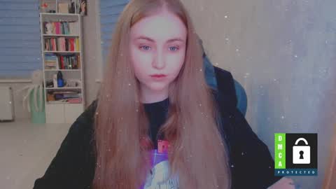 Snapshot of kira_love_sleep chatting on 12/02/24, 04:31 you know thumb up me please its important online show from 12/02/24, 04:31