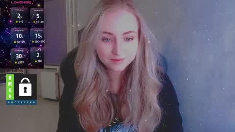 Snapshot of kira_love_sleep chatting on 10/09/25, 03:32 you know thumb up me please its important online show from 10/09/25, 03:32