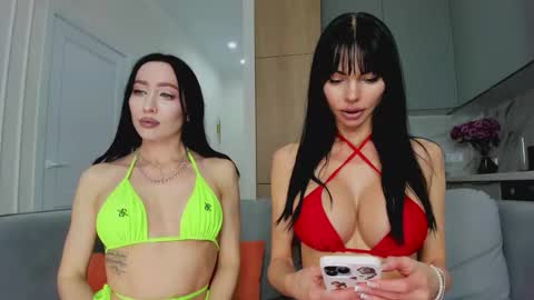 Snapshot of kira_mmr chatting on 09/27/25, 04:12 Kira and friends online show from 09/27/25, 04:12