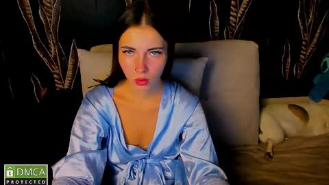 Kira  online show from 10/20/25, 06:52