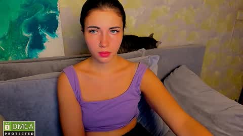 Snapshot of kira_moon_1 chatting on 10/29/25, 07:59 Kira online show from 10/29/25, 07:59