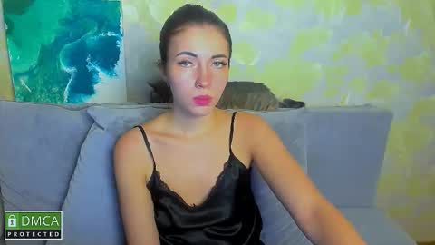 Snapshot of kira_moon_1 chatting on 12/14/25, 06:45 Kira online show from 12/14/25, 06:45