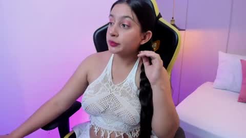 K I R A online show from 06/01/26, 11:23