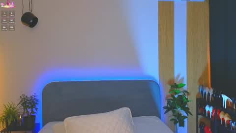 Kira online show from 05/20/26, 11:33