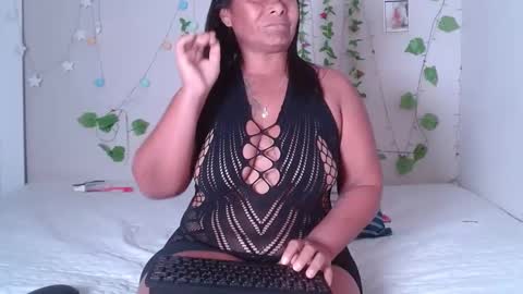 kira-squir online show from 09/14/25, 10:42