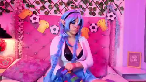 Kira online show from 06/26/26, 08:35