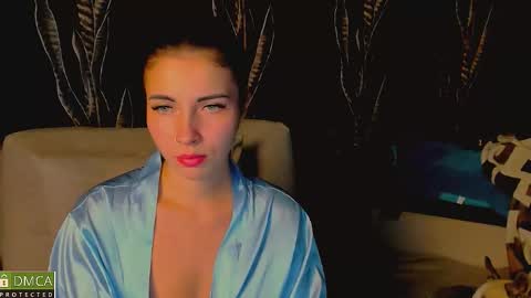 kiraa sunny online show from 10/19/25, 07:58