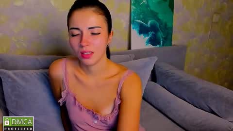 kiraa sunny online show from 10/25/25, 06:35