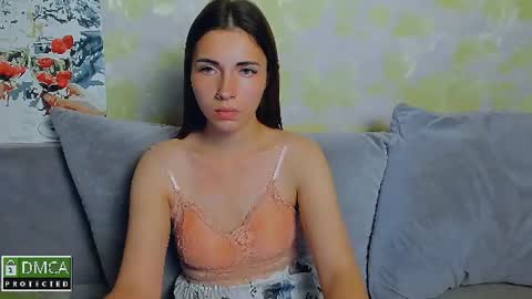 kiraa sunny online show from 06/20/26, 10:23