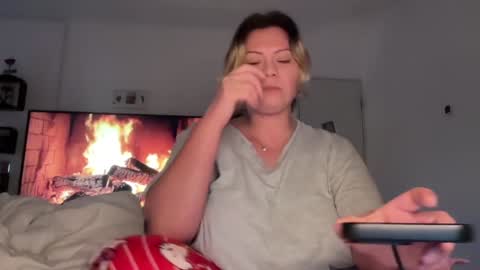 KiraDivine online show from 11/30/25, 02:10