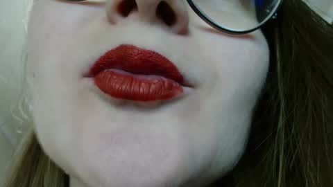 KiraGoldens online show from 10/19/25, 06:25