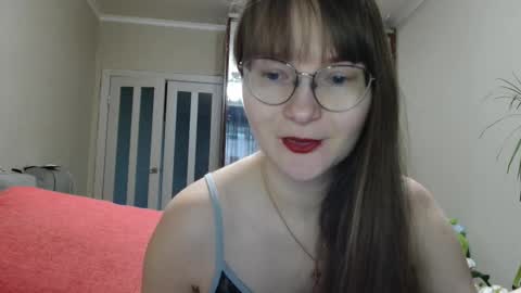 Snapshot of kiragoldens chatting on 12/17/25, 06:30 KiraGoldens online show from 12/17/25, 06:30