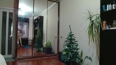 Snapshot of kiragoldens chatting on 01/19/26, 07:45 KiraGoldens online show from 01/19/26, 07:45