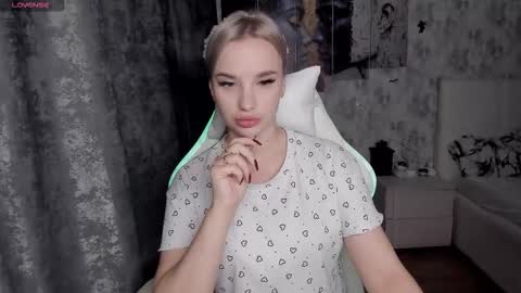 Snapshot of kirakrox chatting on 11/03/25, 07:37 kirakrox online show from 11/03/25, 07:37