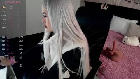 Kira online show from 11/29/25, 01:52