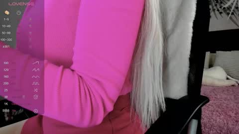 Kira online show from 12/02/25, 01:55