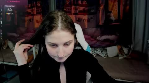 Snapshot of kiraparker chatting on 03/17/26, 06:33 KiraParker online show from 03/17/26, 06:33