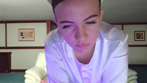 Snapshot of kirarustle chatting on 12/05/25, 02:31 Kira online show from 12/05/25, 02:31