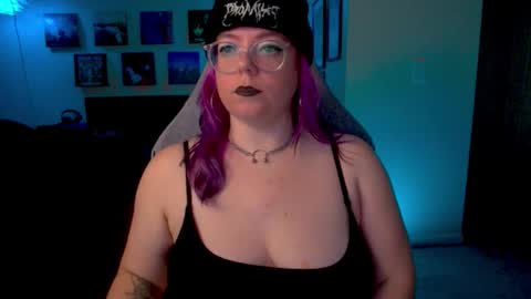 Snapshot of kiraspitqueen chatting on 01/19/26, 04:27 KiraSpitQueen online show from 01/19/26, 04:27