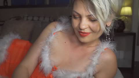 kirasunny online show from 12/25/24, 09:11