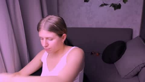 Kira online show from 12/03/24, 10:07