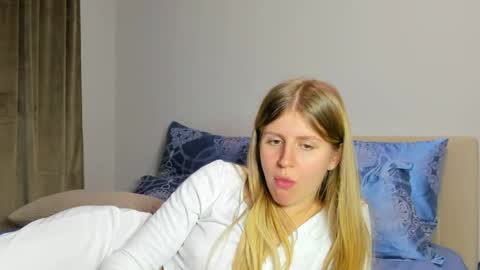 Kira online show from 12/01/25, 07:08