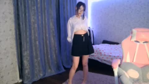 Nicole online show from 10/23/25, 06:28