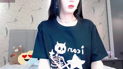 kiss_passion_ online show from 09/09/25, 04:34