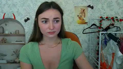 Snapshot of kiss_shy chatting on 11/02/25, 05:37 Valeria online show from 11/02/25, 05:37