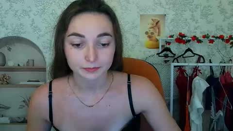 Snapshot of kiss_shy chatting on 11/10/25, 03:33 Valeria online show from 11/10/25, 03:33