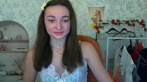 Snapshot of kiss_shy chatting on 11/23/25, 03:12 Valeria online show from 11/23/25, 03:12