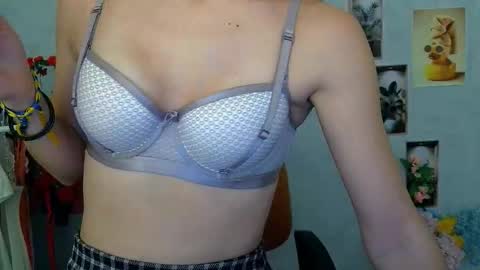 Valeria online show from 12/19/25, 11:17