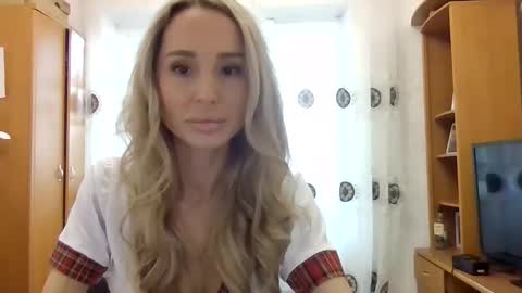 kissandbelle online show from 11/19/25, 07:19